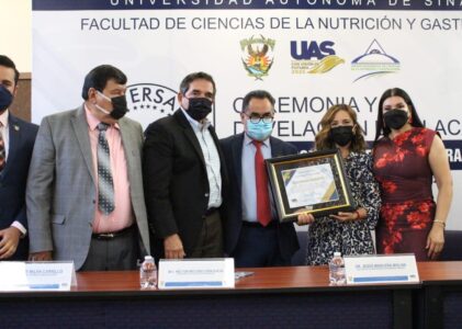 Reconoce la UAS, trayectoria de la Dra. Marcela Vergara.