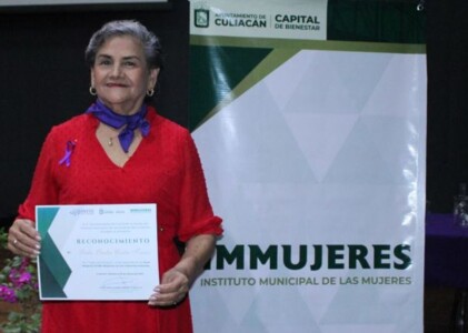 Reconoce IMMUJERES a Oralia Castro como pionera de la informática en Culiacán