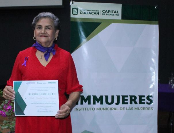 Reconoce IMMUJERES a Oralia Castro como pionera de la informática en Culiacán