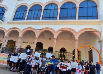 Niegan a alumnos de la UAS foto en Edificio Central; acusan “incoherencia” con discurso del rector