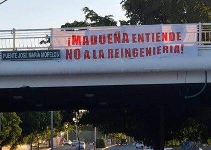 Cuelgan lonas en Culiacán contra Madueña y el Gobernador.