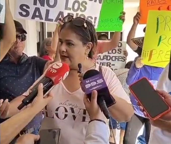 Celebra trabajadora histórica victoria de oposición en la UAS; estudiantes denuncian exclusión.