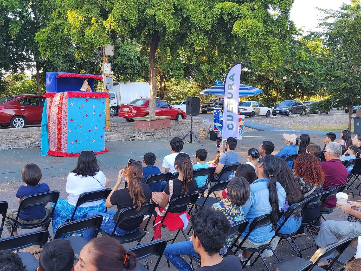 Magia y Tradición: Cultura UAS e IMCC Llevan el Teatro de Títeres a Familias Culiacanenses