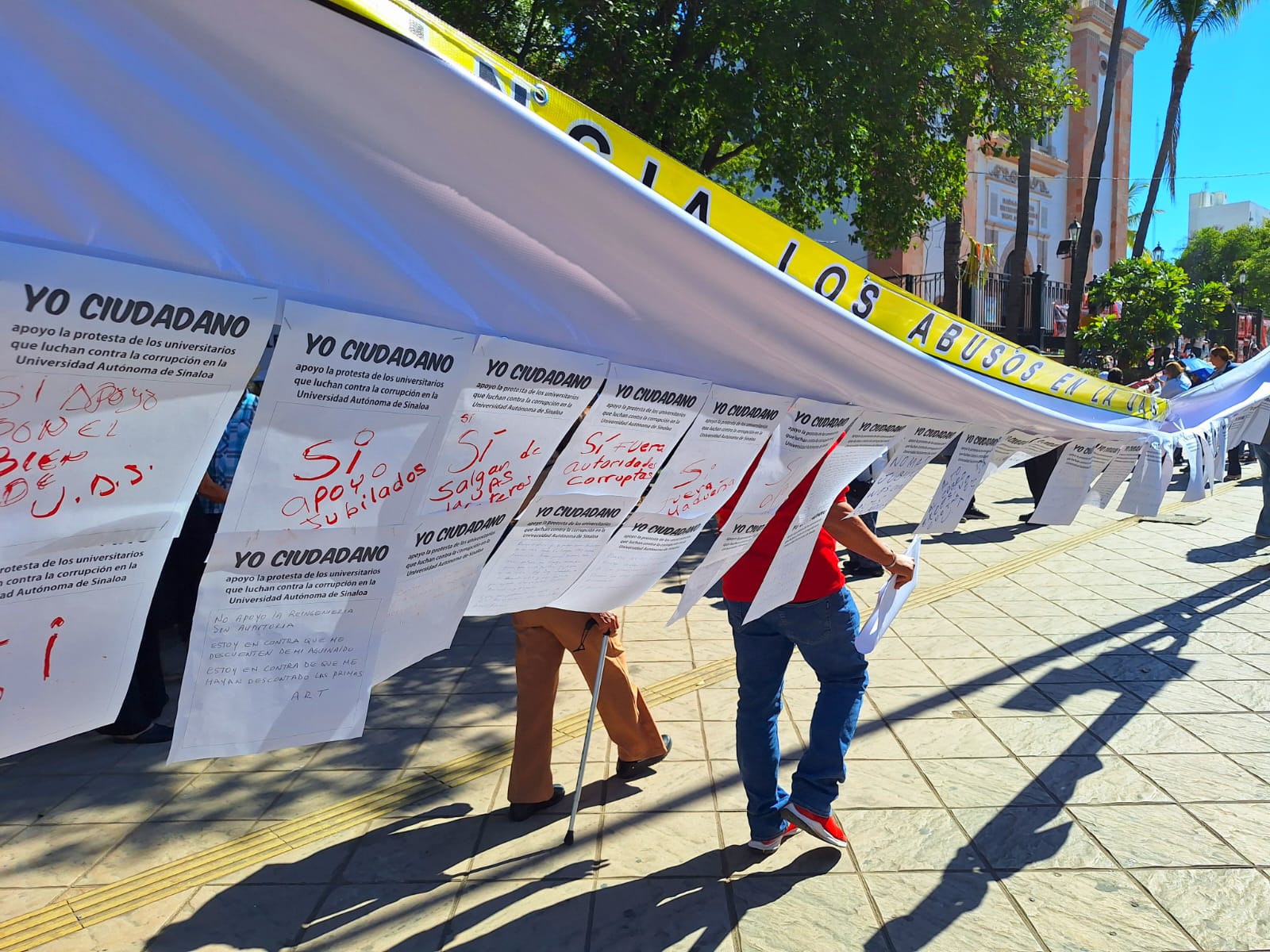 Académicos y Administrativos de la UAS Llevan sus Demandas al Corazón de Culiacán