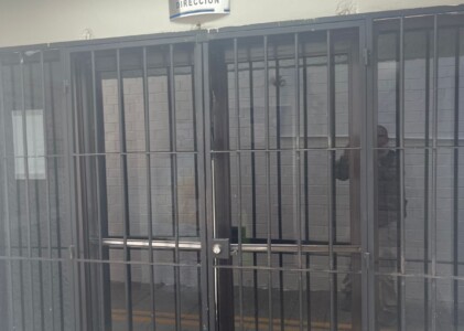 Uso de Alumnos y Cierre de Aulas para Simular Apoyo a la Reingeniería en la UAS