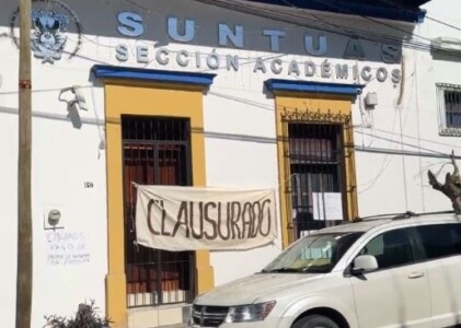 Jubilados y activos “toman” simbólicamente el SUNTUAS: Exigen fin a violaciones laborales